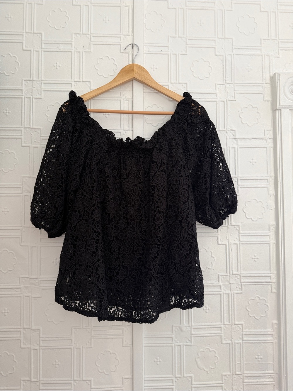 Maeve by Anthropologie Black Floral Lace Off-The-Shoulder Puff Sleeve Top L